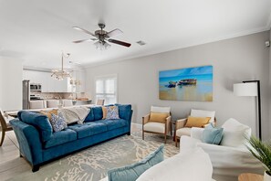 Smart TV - Home Located Just 200 Feet From Beach– Gulf Views & Access To Community Pool (Santa Rosa Beach)