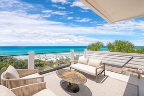 Property grounds - Gulf Front with Private Pool and Panoramic Gulf Views- Sandpiper's Retreat (Santa Rosa Beach)