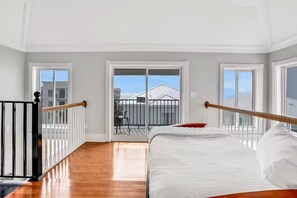 5 bedrooms, iron/ironing board, free WiFi, bed sheets