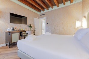 1 bedroom, iron/ironing board, travel cot, free WiFi