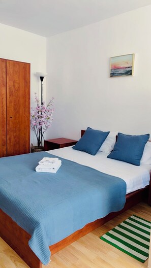 1 bedroom, desk, iron/ironing board, free WiFi - Bucharest Central studio - Gabry Elle's Cozy Place, modern and welcoming 

 (București)