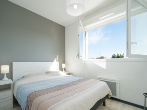 1 bedroom, iron/ironing board