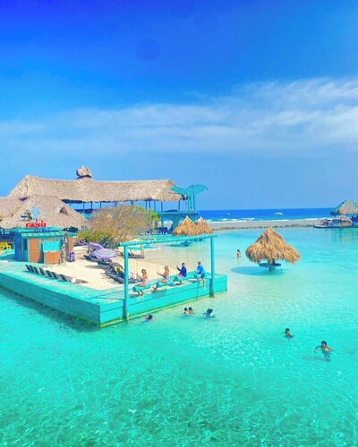 Blue Sea Condo. located just 5 min from one of the best beach areas in Roatan.