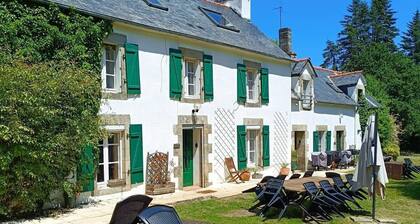 Beautiful Secluded Converted Breton Farmhouse with Pool
Generous grounds/gardens