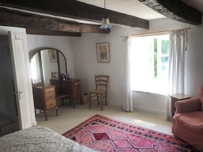 7 Schlafzimmer, Bügeleisen/Bügelbrett, Reisekinderbett, WLAN