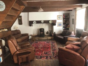 Interior - Beautiful Secluded Converted Breton Farmhouse with Pool
Generous grounds/gardens (Leuhan)