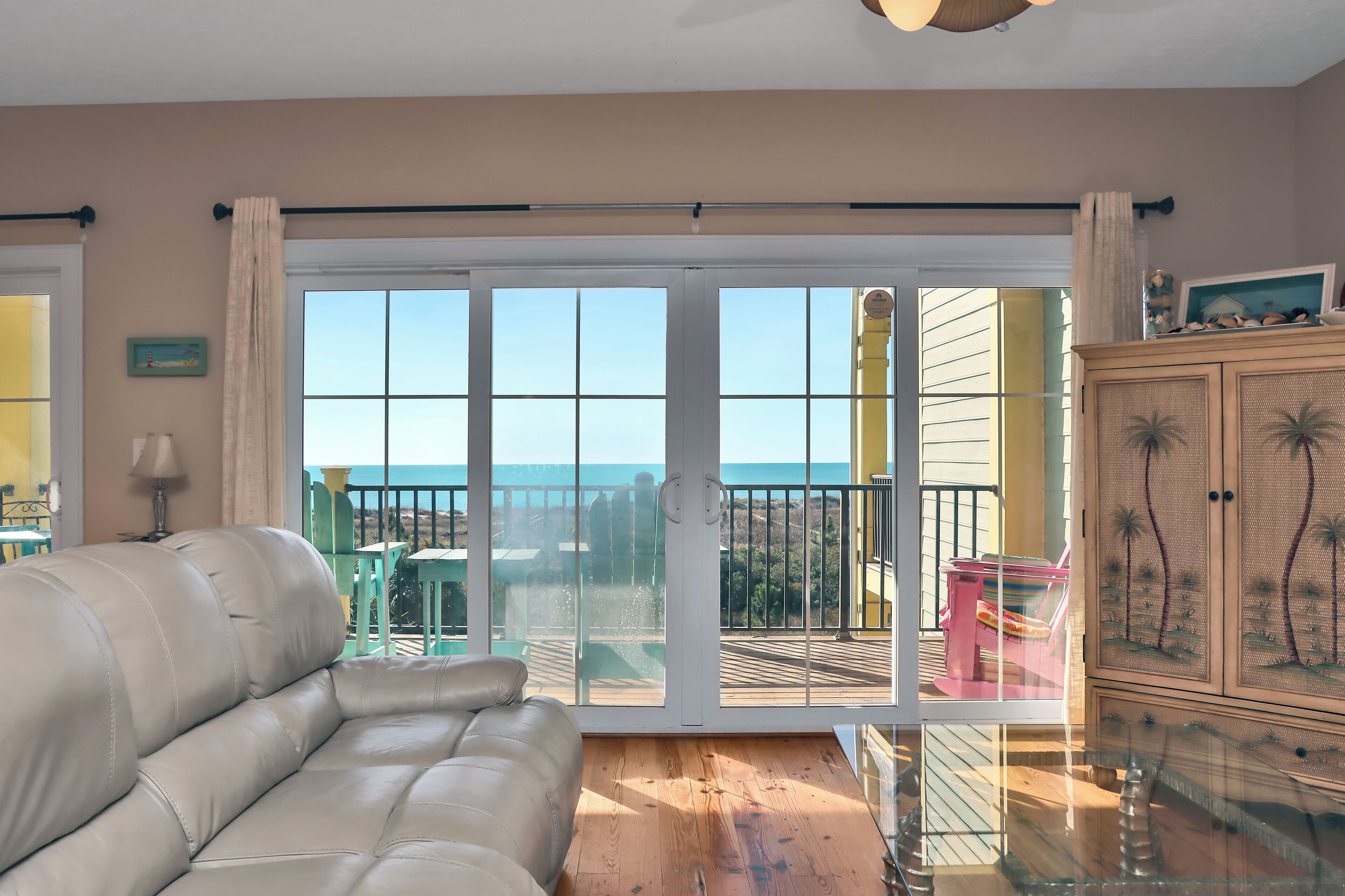 Televisión y reproductor de DVD 