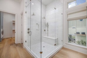 Shower, towels - Luxury Sound-View Escape with Private Pool, Hot Tub, and Stunning Amenities! (Pensacola Beach)