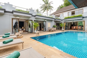 Pool - Luxury 4BR Villa with Pool & Seaview Patong Beach (Tambon Patong)