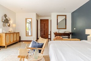 4 Schlafzimmer, Schreibtisch, Bügeleisen/Bügelbrett, Reisekinderbett