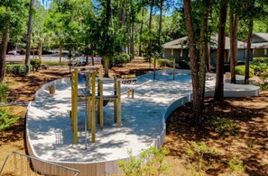 Children’s area - 2 bedroom Shipyard condo, with golf course views (Hilton Head Island)