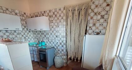 Nice and cozy apartment on Cacha Pregos beach, Bahia. We accept pets. P