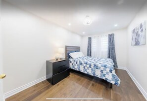 4 soverom, strykejern/-brett, wi-fi og sengetøy