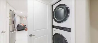 Charming 4-bedroom house in brilliant Markham with AC, WiFi