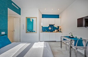 Iron/ironing board, free WiFi, bed sheets - [Navigli - Darsena]; La perla di Milano (Milano)