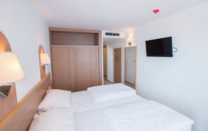 In-room safe, desk, laptop workspace, free WiFi - Villa Paradiso (Dubrovnik)