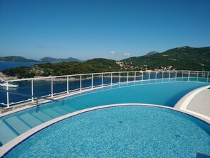 Seasonal outdoor pool - Villa Paradiso (Dubrovnik)