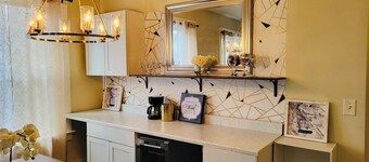 Cozy 3-bedroom apartment with AC, WiFi in lovely Troy