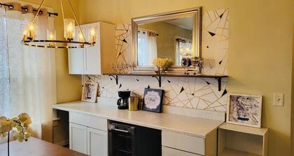 Cozy 3-bedroom apartment with AC, WiFi in lovely Troy