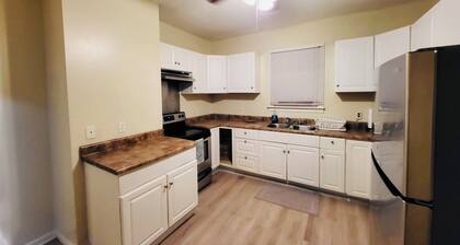 Cozy 3-bedroom apartment with AC, WiFi in lovely Troy