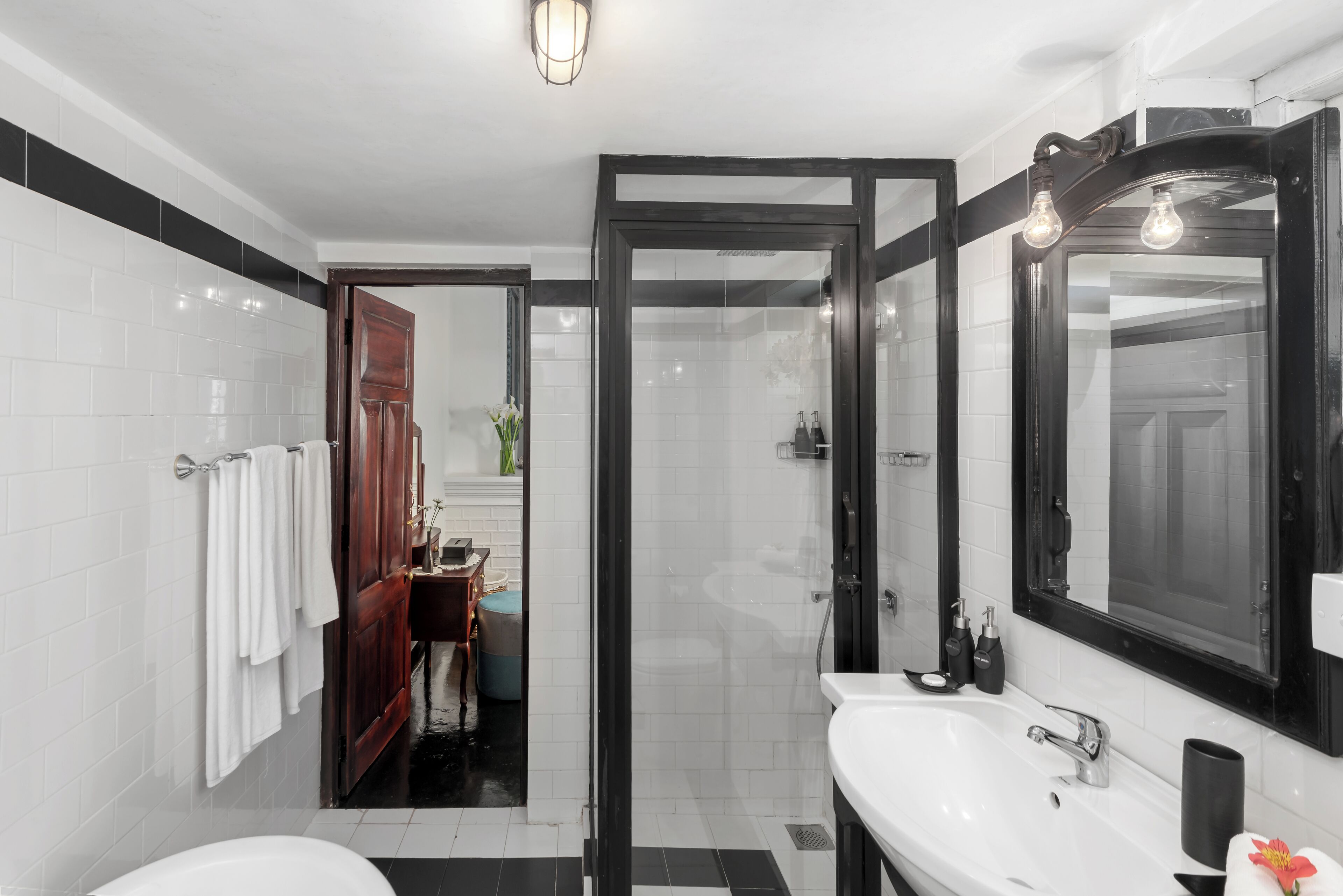 Exclusive Bungalow, 3 Bedrooms, Mountain View | Bathroom | Free toiletries, hair dryer (on request), bathrobes, bidet