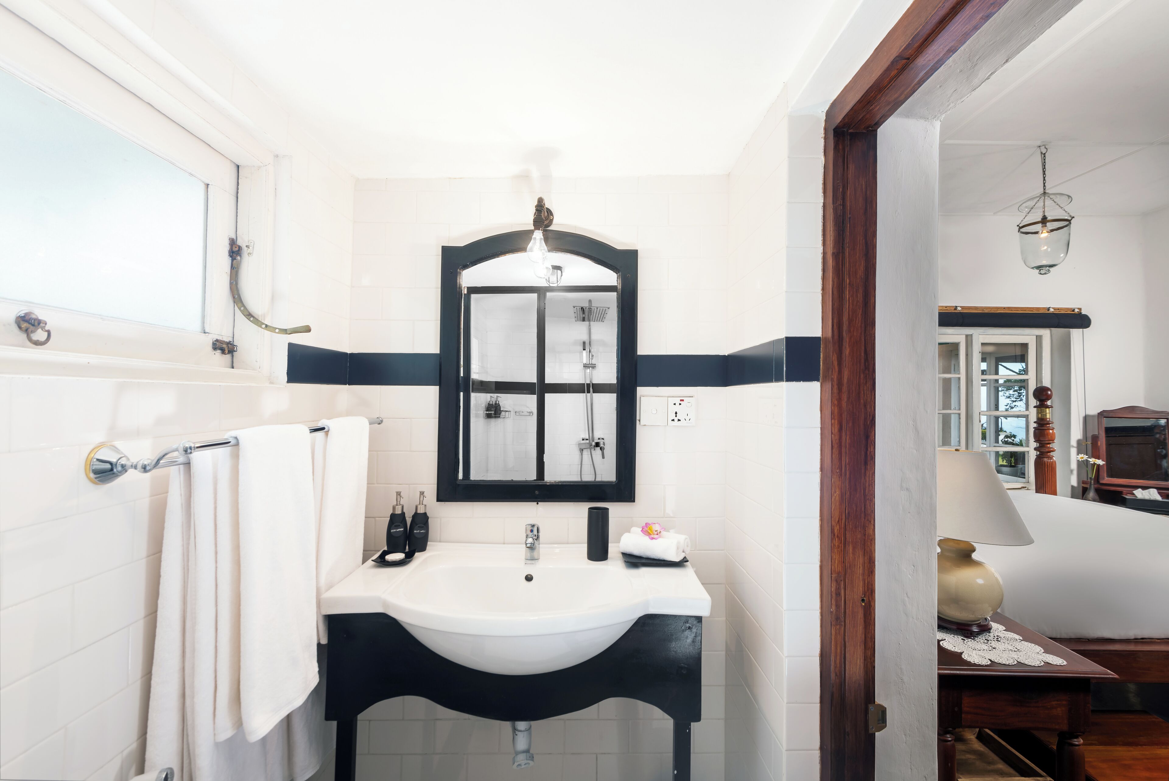 Exclusieve bungalow, 3 slaapkamers, uitzicht op bergen | Badkamer | Gratis toiletartikelen, een haardroger, badjassen, handdoeken