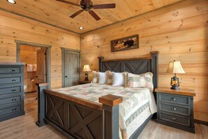 5 bedrooms, desk, iron/ironing board, free WiFi