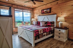 5 Schlafzimmer, Schreibtisch, Bügeleisen/Bügelbrett, kostenloses WLAN