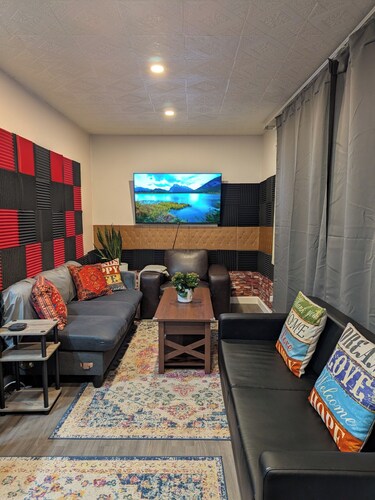 Charming 4-bedroom 1 floor house in the heart of Rocky Mountain House w/Piano