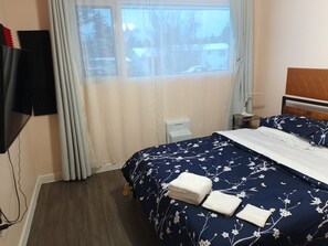 4 slaapkamers, een kluis op de kamer, een bureau, wifi