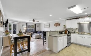 Mikrobølgeovn, ovn, kogeplade, opvaskemaskine