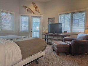 5 bedrooms, iron/ironing board, WiFi, bed sheets