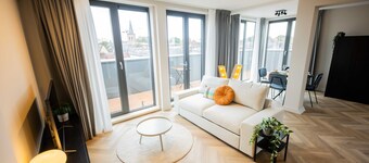 Charming City Penthouse Studio KS