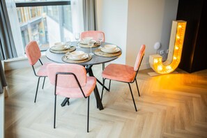 Dining - Sleek Cozy Studio KS (Hilversum)