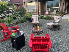 Terrace/patio - Cozy Peaks & Waters: family-friendly, kitchen, near golf, hiking & fishing (Kent)