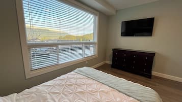 2 bedrooms, iron/ironing board, travel crib, WiFi