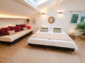 6 bedrooms, travel cot, free WiFi, wheelchair access