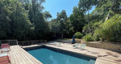 La Calade: Villa in the shade of oak trees