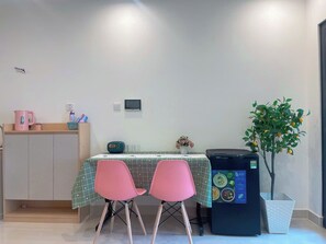 1 bedroom, blackout curtains, iron/ironing board, free WiFi - SURIHOME- Vinhomes Grand Park Apartments (Ho Chi Minh City)
