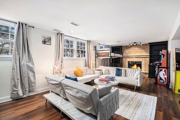 Télévision, cheminée