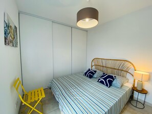 2 室のベッドルーム、WiFi