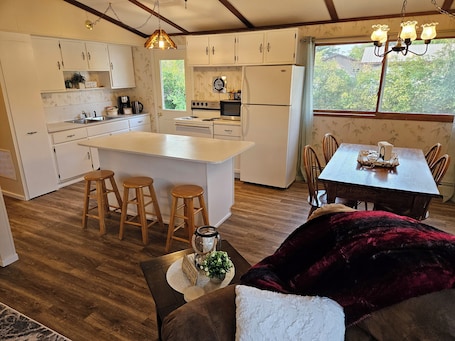 Fridge, microwave, oven, stovetop. Convenient and comfortable 2 bedroom home in Hayward