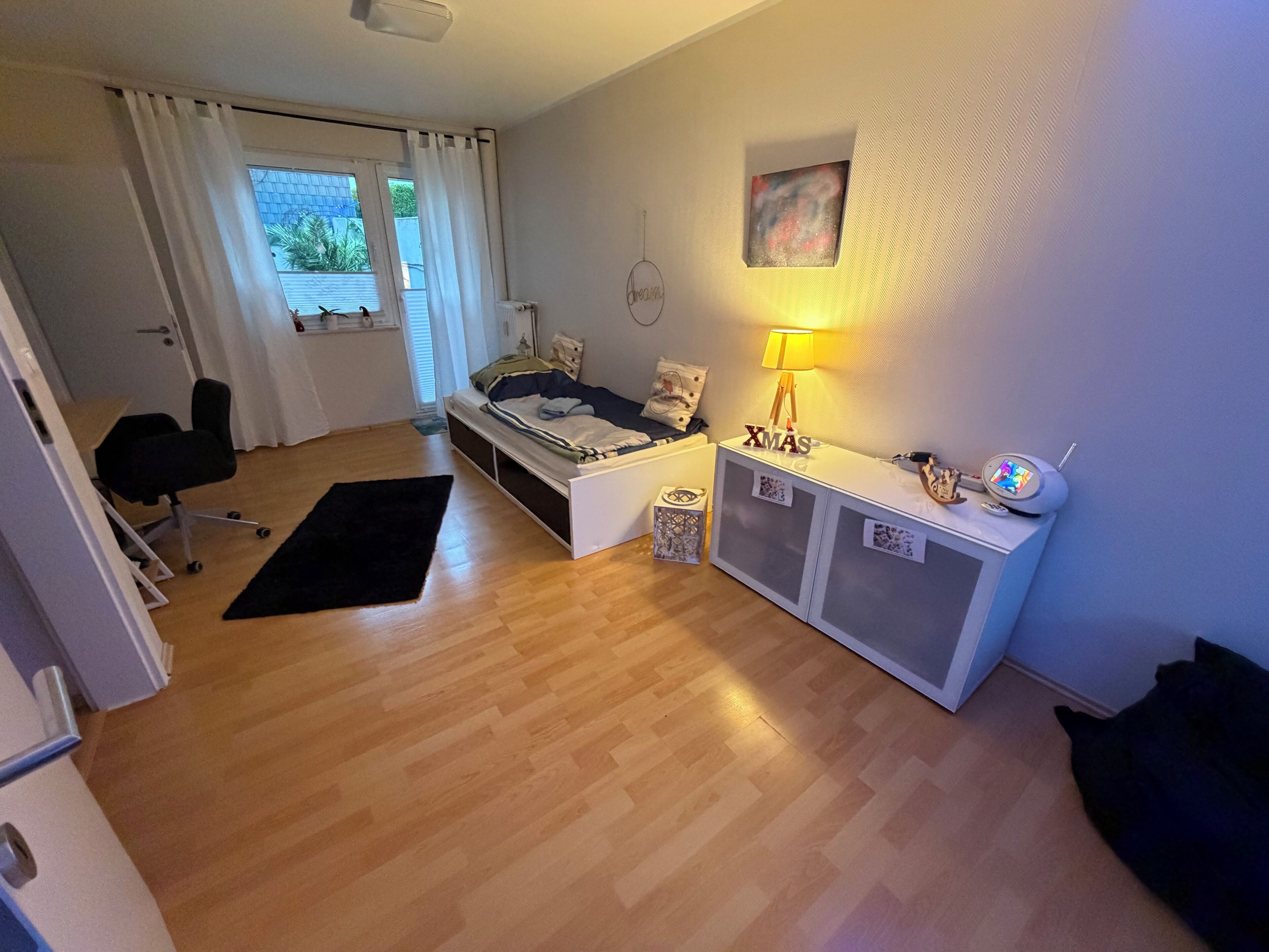 1 Schlafzimmer, Schreibtisch, Bügeleisen/Bügelbrett, Reisekinderbett