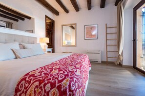 4 Schlafzimmer, Bügeleisen/Bügelbrett