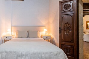 4 habitaciones y tabla de planchar con plancha 
