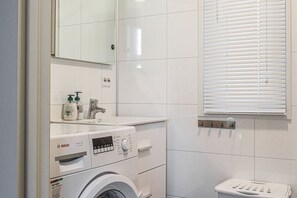 Imagen sin descripción, 3 de 16, botón