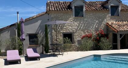 Delightful stone farmhouse in vineyard with private pool and 3 en suite bedrooms