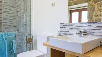 Family Townhome, Mountain View | Bathroom