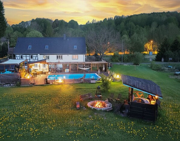 Outdoor pool - THE OLD BARN: Luxury house with whirlpool & fireplace. Base Giant Mountains/Berlin. (Plóczki Górne)