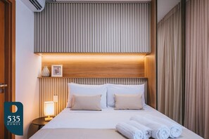 1 bedroom, iron/ironing board, internet, bed sheets